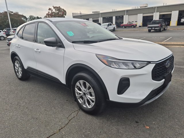 Certified 2026 Ford Escape Active w/ Cold Weather Package AWD/4WD image 1