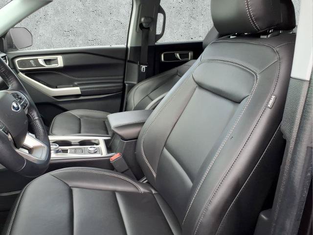 Certified 2022 Ford Explorer XLT w/ Equipment Group 202A AWD/4WD image 19
