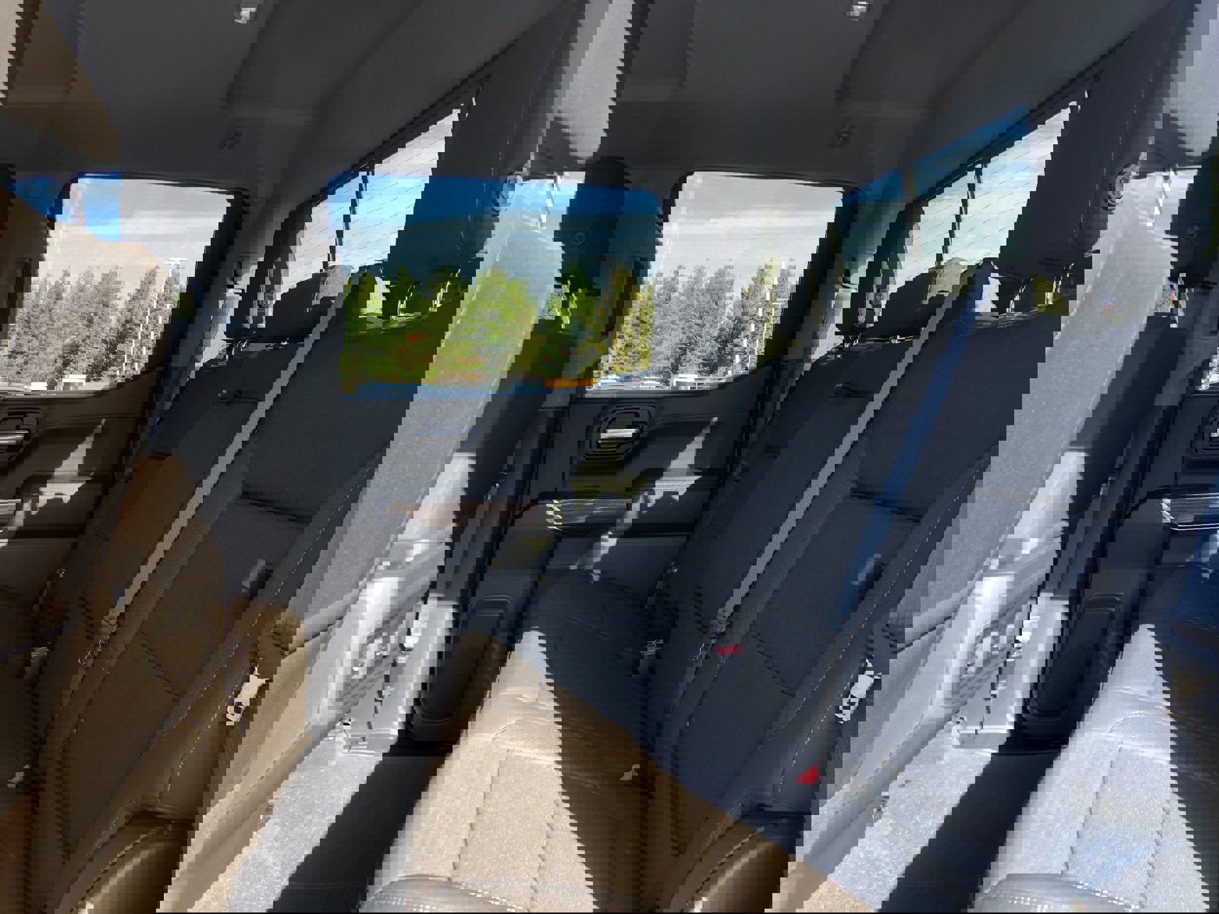 Used 2021 Chevrolet Silverado 1500 LT Trail Boss w/ Convenience Package II image 11