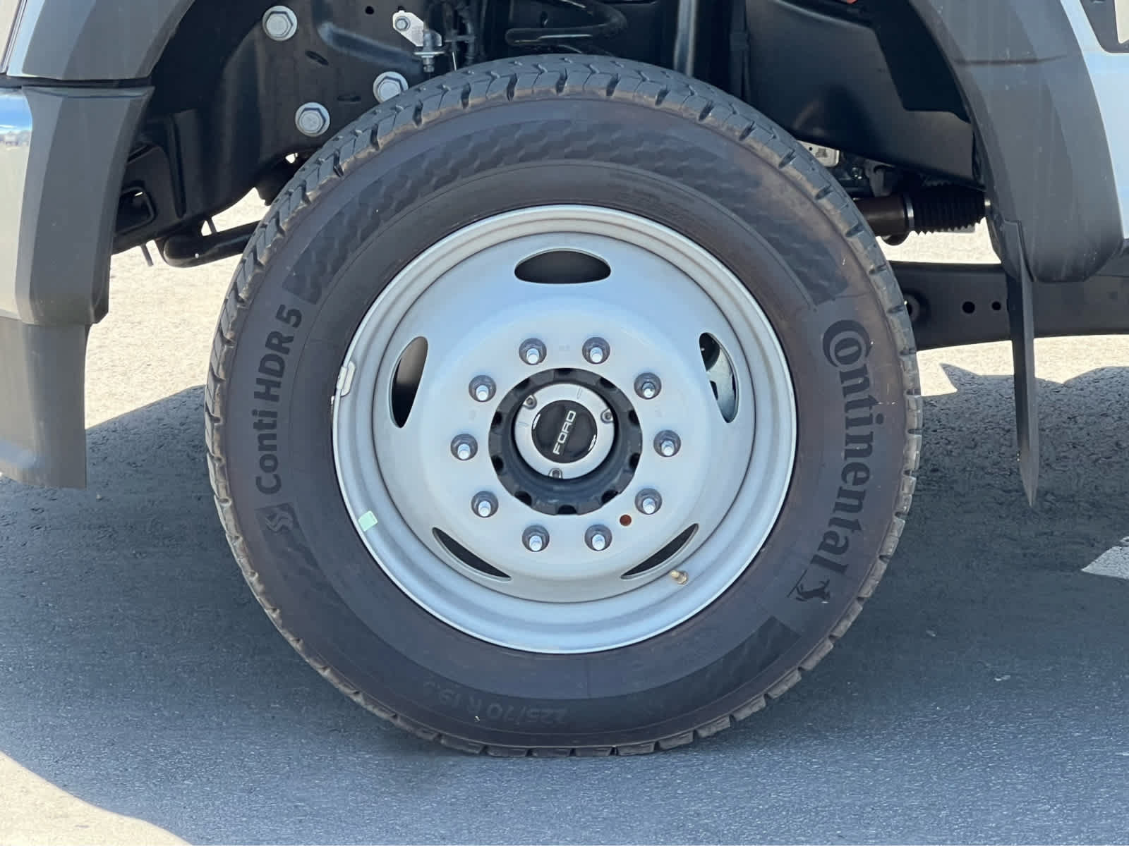 Certified 2026 Ford F550 4x4 Regular Cab Super Duty w/ XL Chrome Package image 13