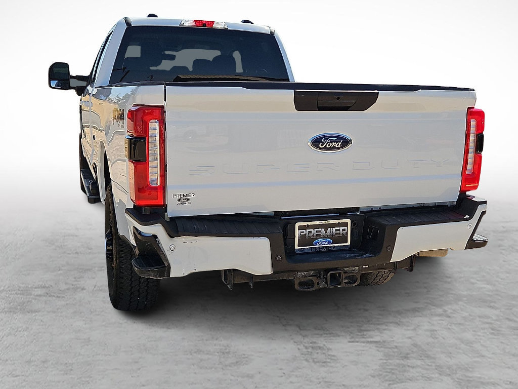 Certified 2025 Ford F250 XLT w/ Black Appearance Package AWD/4WD image 8