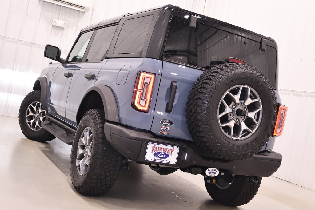 Certified 2025 Ford Bronco Badlands AWD/4WD image 37