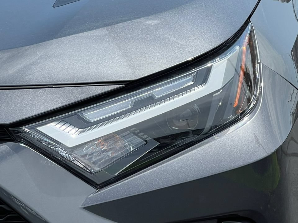 Used 2025 Toyota RAV4 XLE AWD/4WD image 33