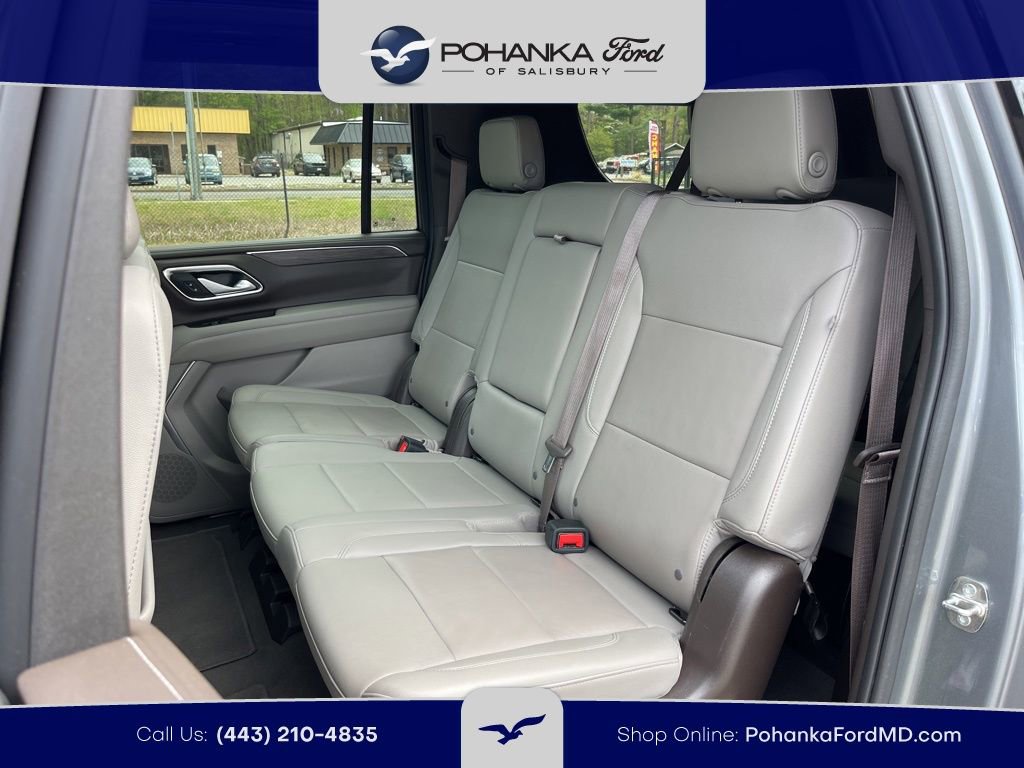 Used 2022 Chevrolet Suburban LT w/ Luxury Package image 22