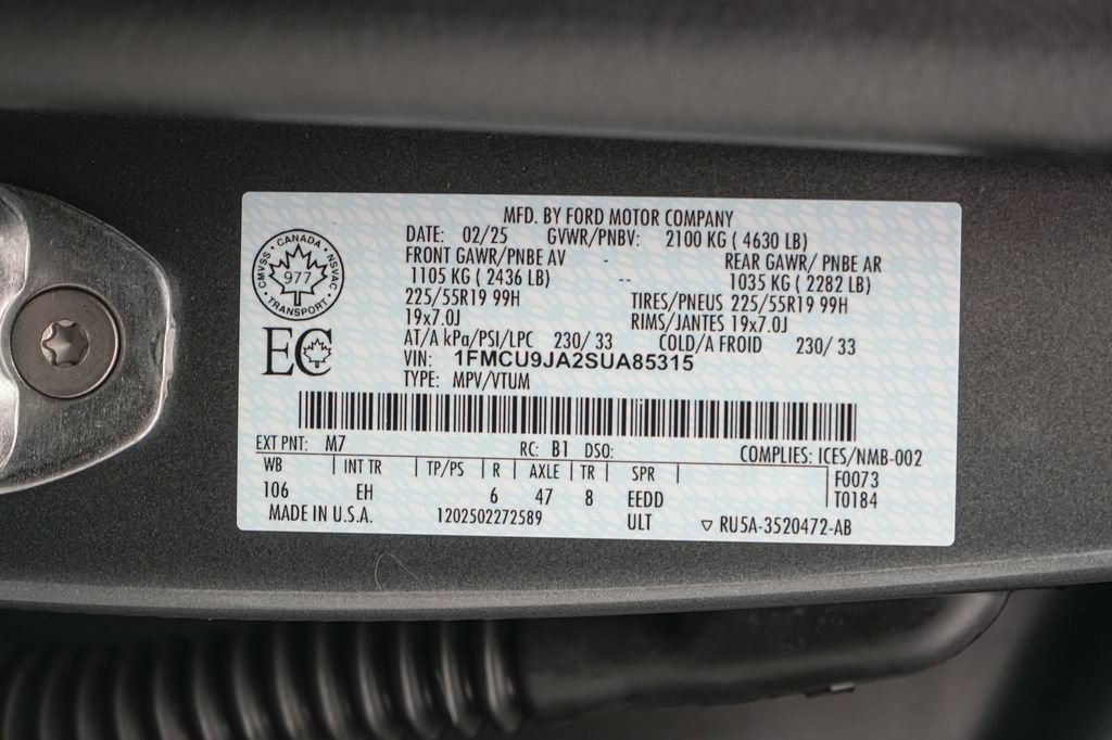 Certified 2025 Ford Escape Platinum AWD/4WD image 24
