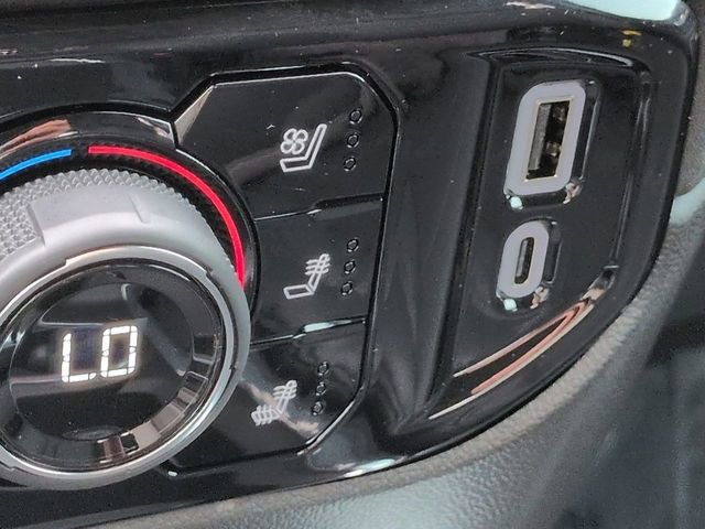 Used 2025 Chevrolet Silverado 2500 LTZ w/ LTZ Plus Package image 22