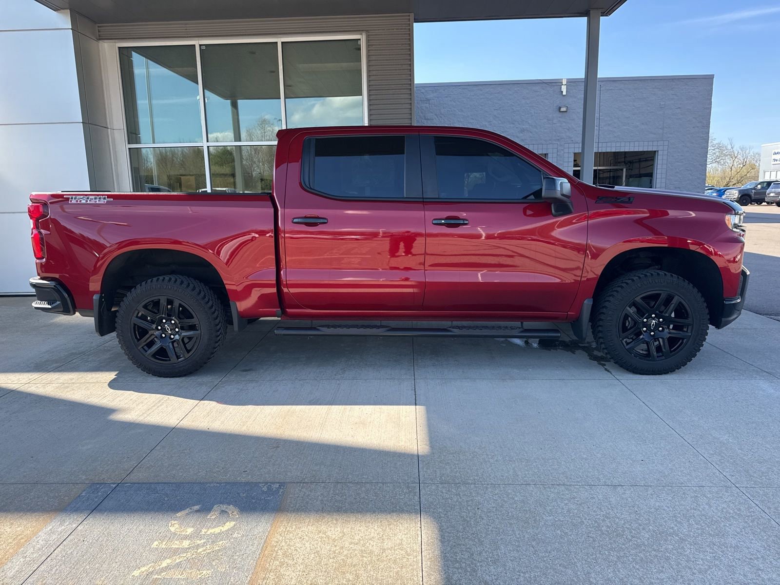 Used 2021 Chevrolet Silverado 1500 LT Trail Boss w/ Convenience Package II image 2