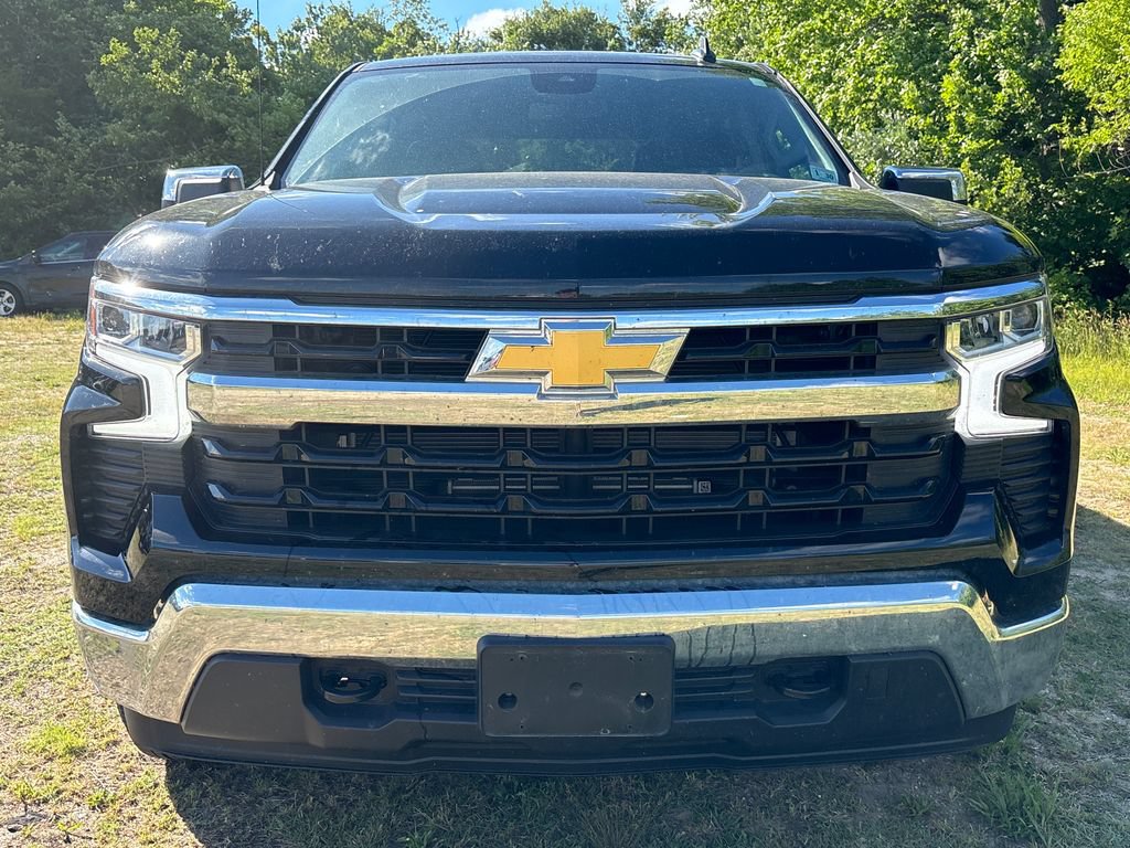 Used 2025 Chevrolet Silverado 1500 LT AWD/4WD image 2