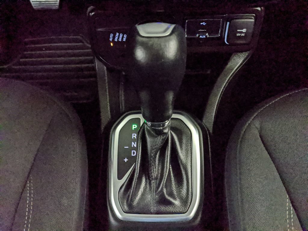 Used 2023 Jeep Renegade Latitude AWD/4WD image 11