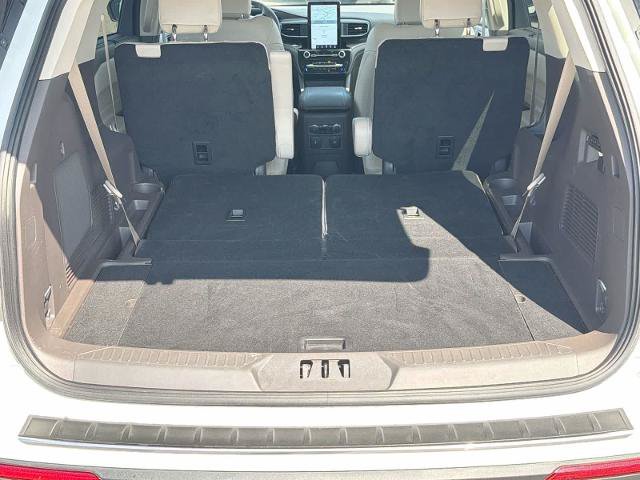 Certified 2023 Ford Explorer Platinum w/ Technology Package AWD/4WD image 34