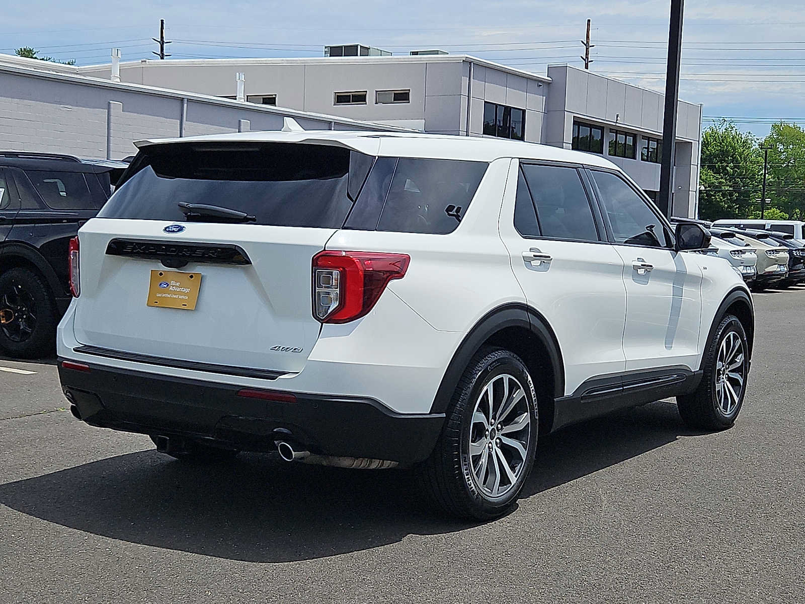 Certified 2022 Ford Explorer ST-Line AWD/4WD image 7