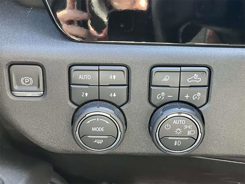 Used 2024 Chevrolet Silverado 1500 LTZ image 28