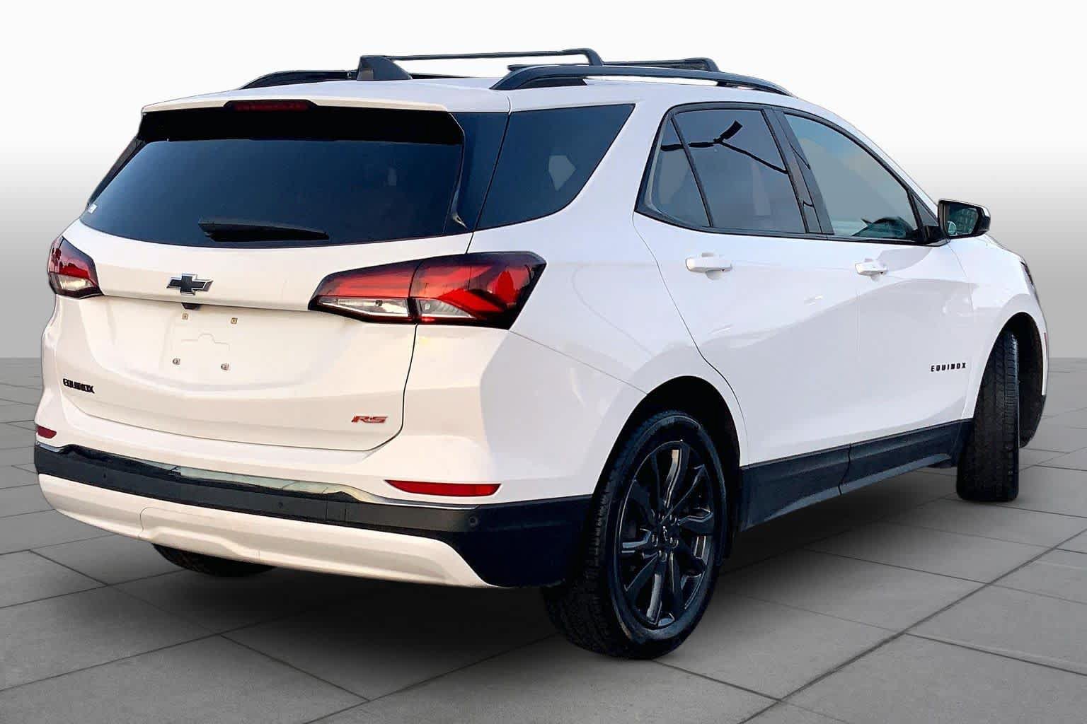 Used 2022 Chevrolet Equinox RS w/ LPO, Floor Liner Package FWD image 12