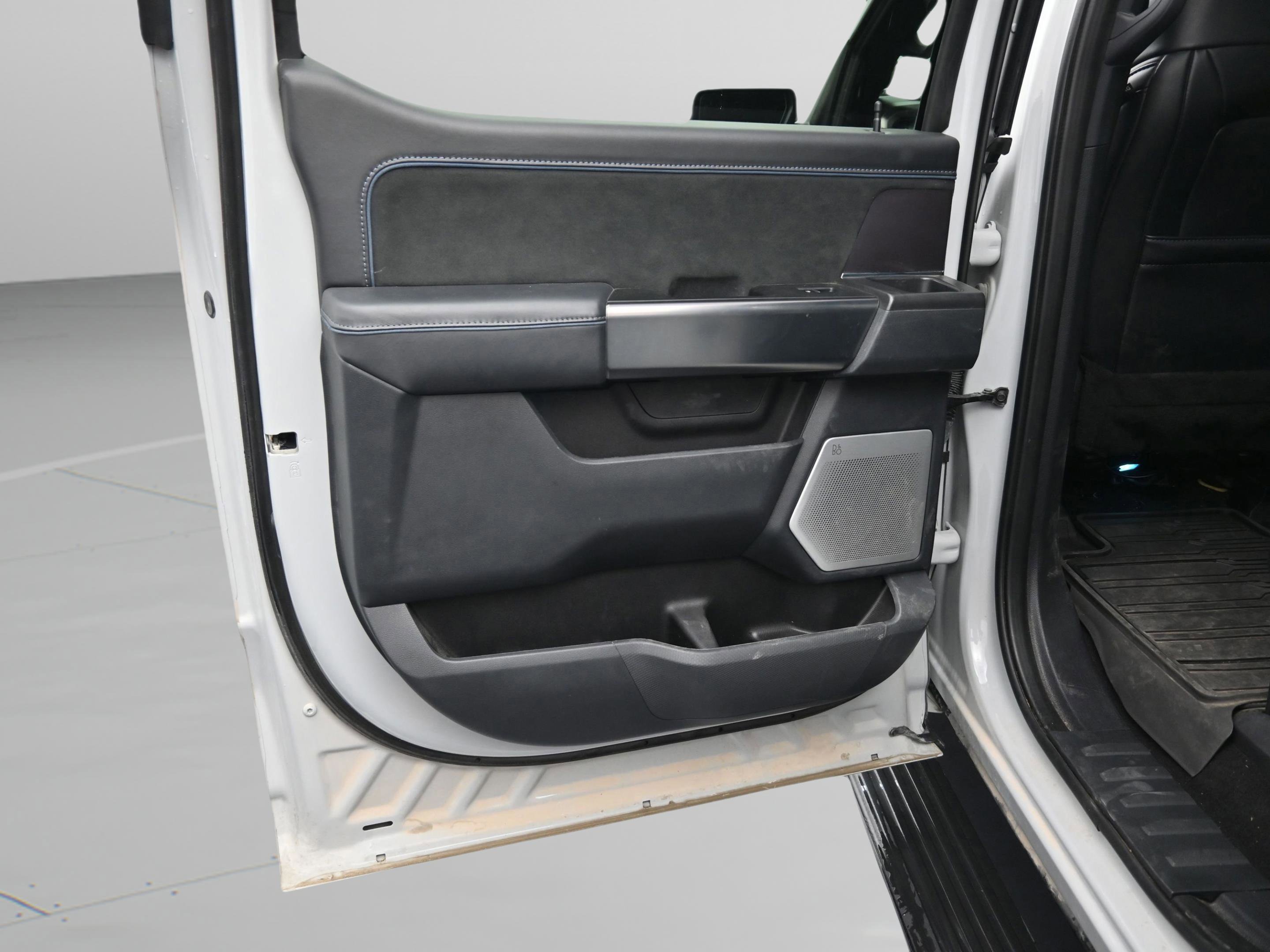 Certified 2024 Ford F150 Platinum w/ Equipment Group 702A High image 33