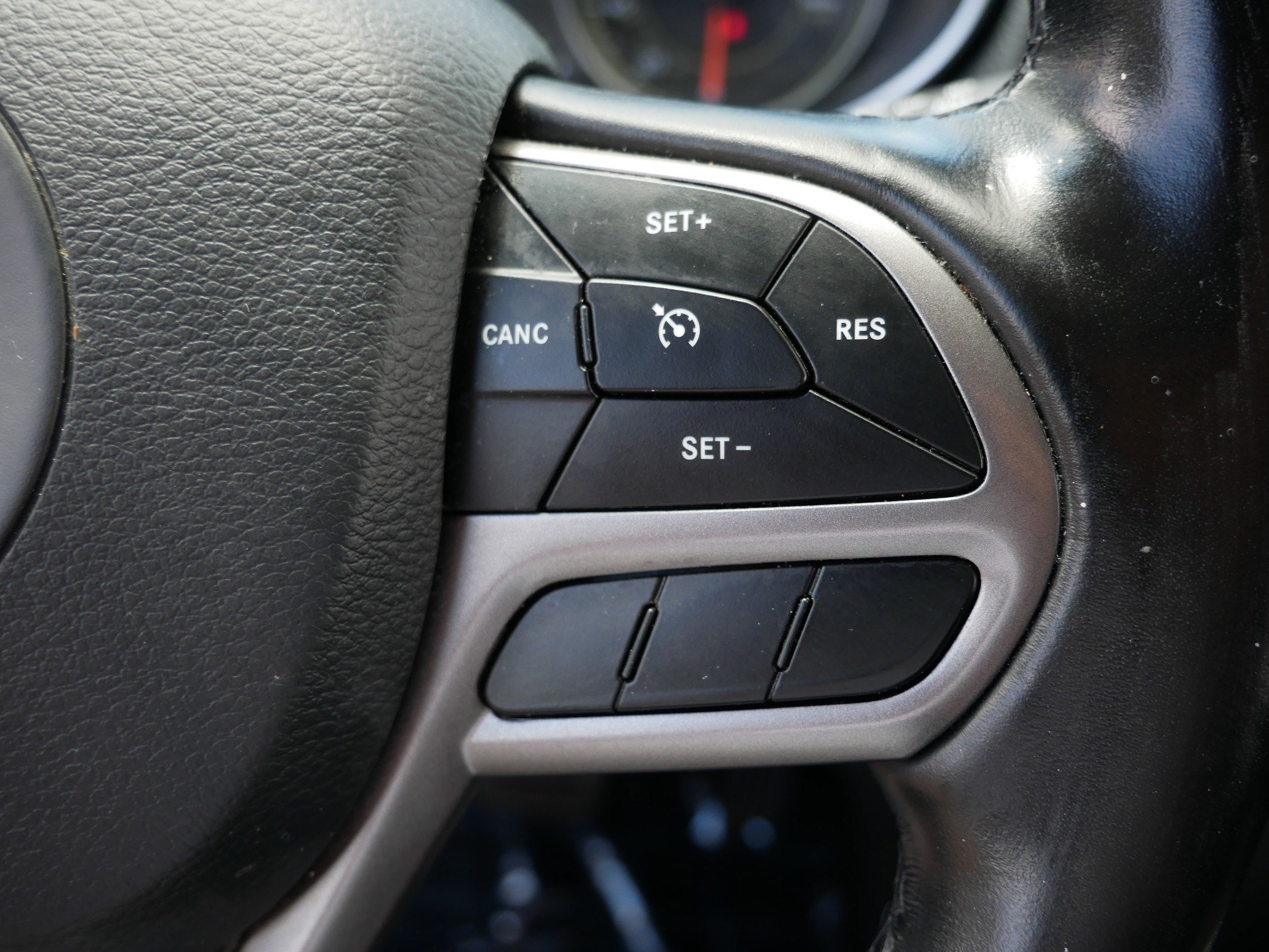 Used 2020 Jeep Cherokee Limited w/ Trailer Tow Group AWD/4WD image 29