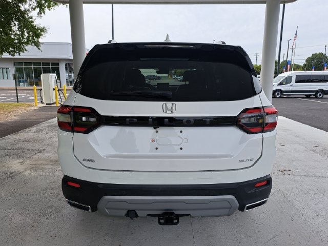 Used 2024 Honda Pilot Elite image 5