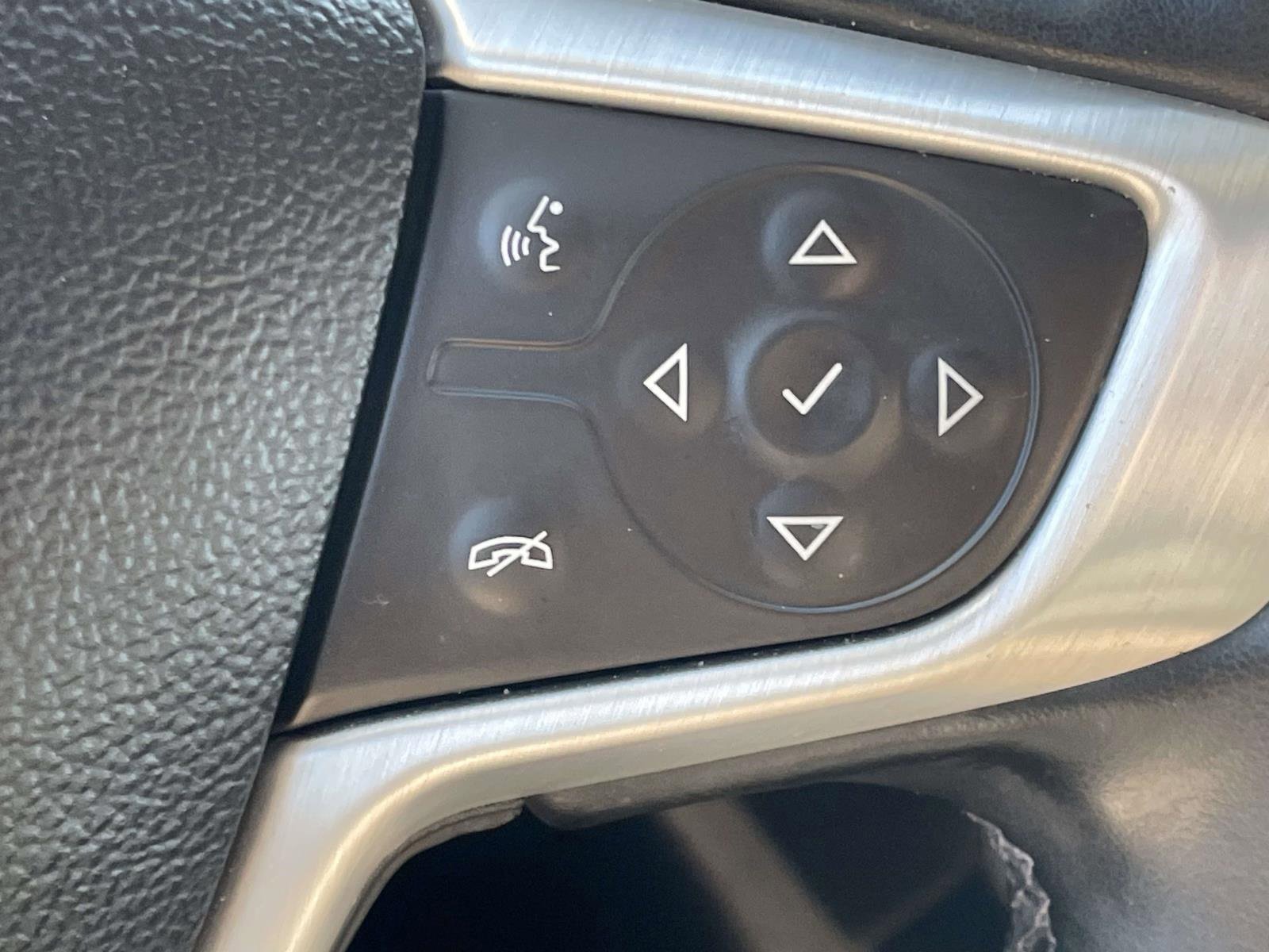 Used 2023 GMC Acadia SLT w/ Elevation Edition image 26