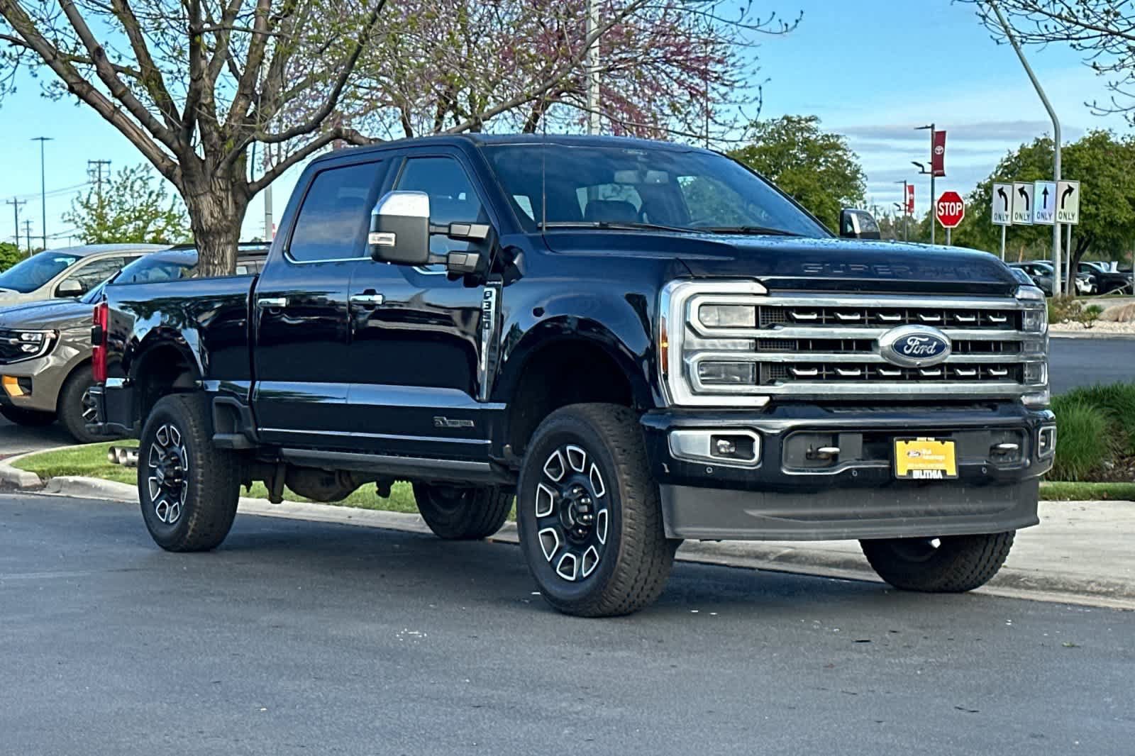 Certified 2024 Ford F350 Platinum w/ FX4 Off-Road Package AWD/4WD image 7
