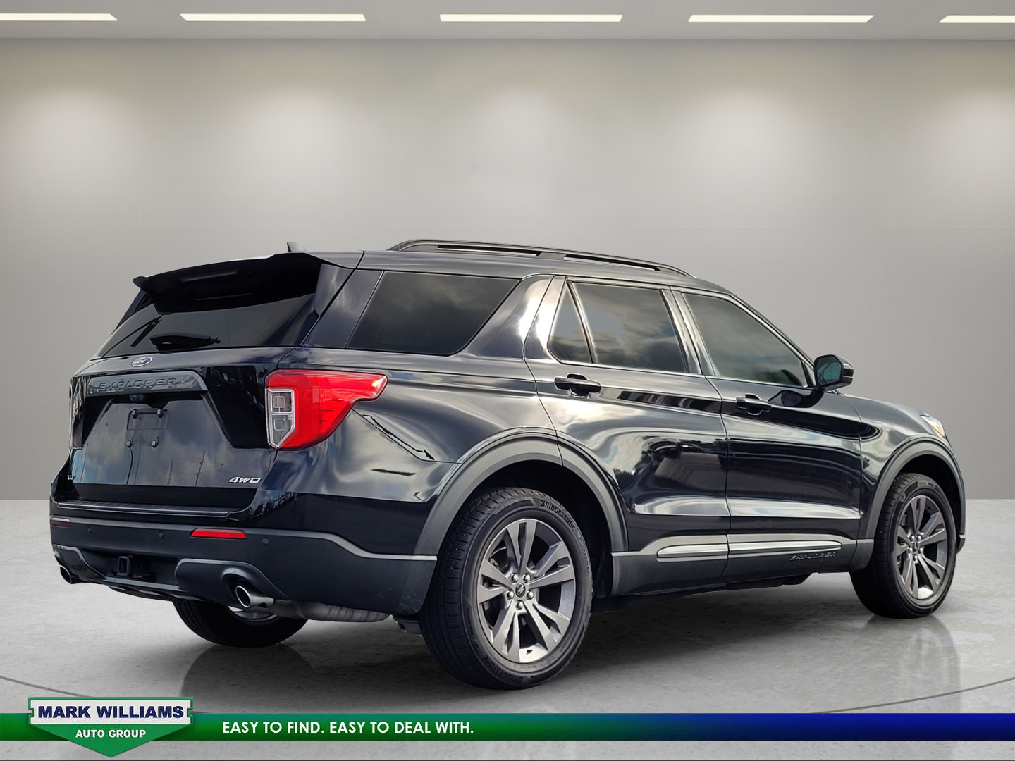 Certified 2023 Ford Explorer XLT w/ Equipment Group 202A AWD/4WD image 4