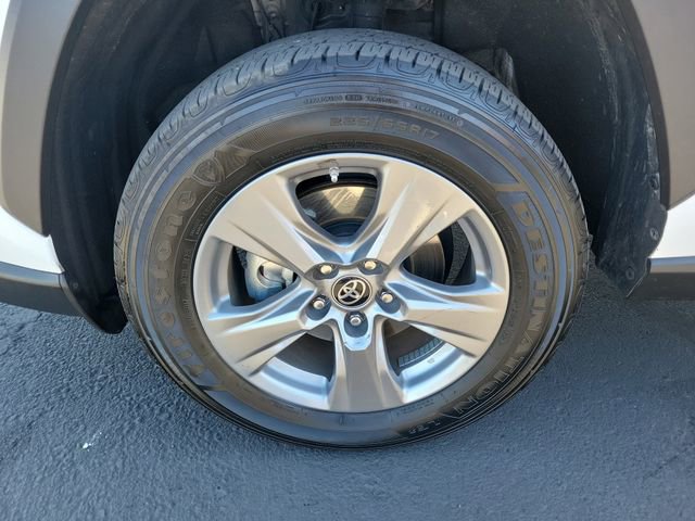 Used 2024 Toyota RAV4 LE AWD/4WD image 32