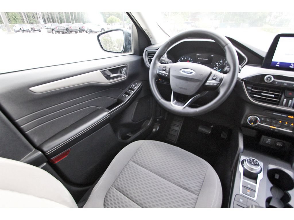 Certified 2022 Ford Escape SE w/ SE Sport Appearance Package FWD image 11