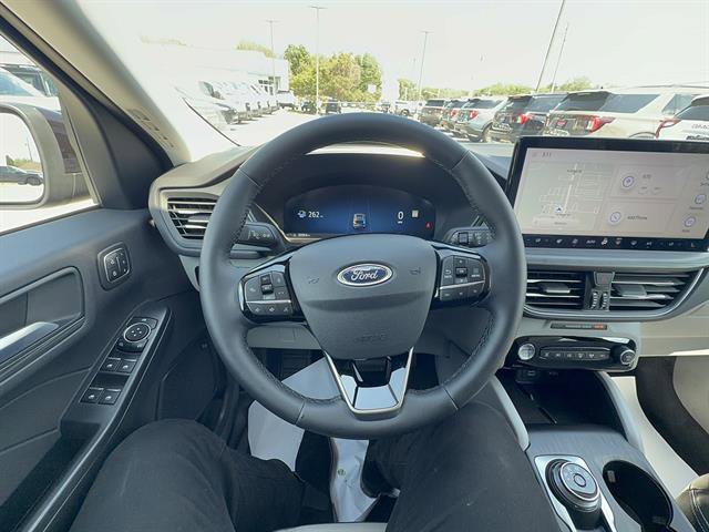 Certified 2023 Ford Escape Platinum w/ Premium Technology Package AWD/4WD image 15