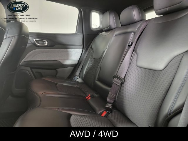 Used 2023 Jeep Compass Latitude w/ Convenience Group AWD/4WD image 15