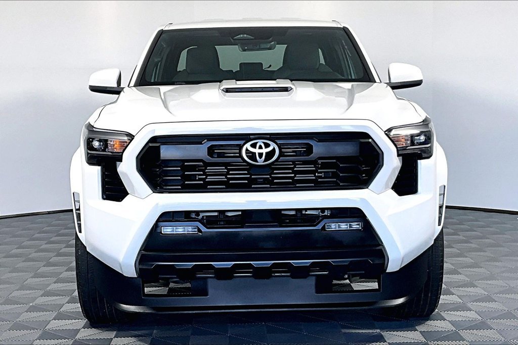 Used 2024 Toyota Tacoma TRD Sport RWD image 3