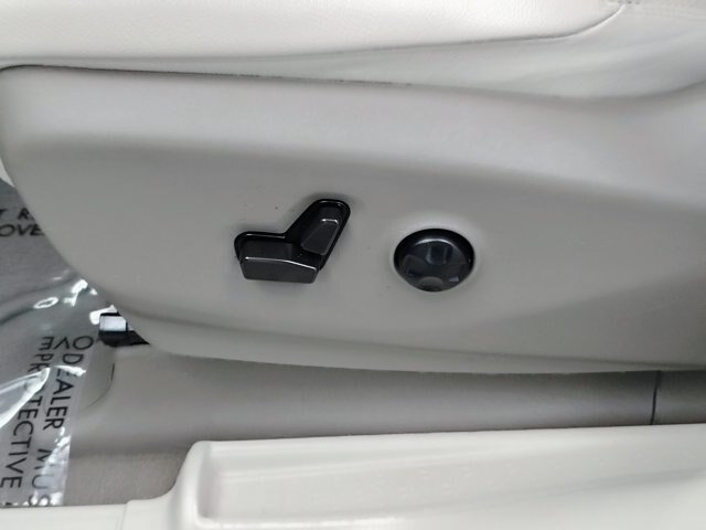Used 2021 Chrysler Pacifica Touring-L w/ Uconnect Theater Family Group FWD image 23