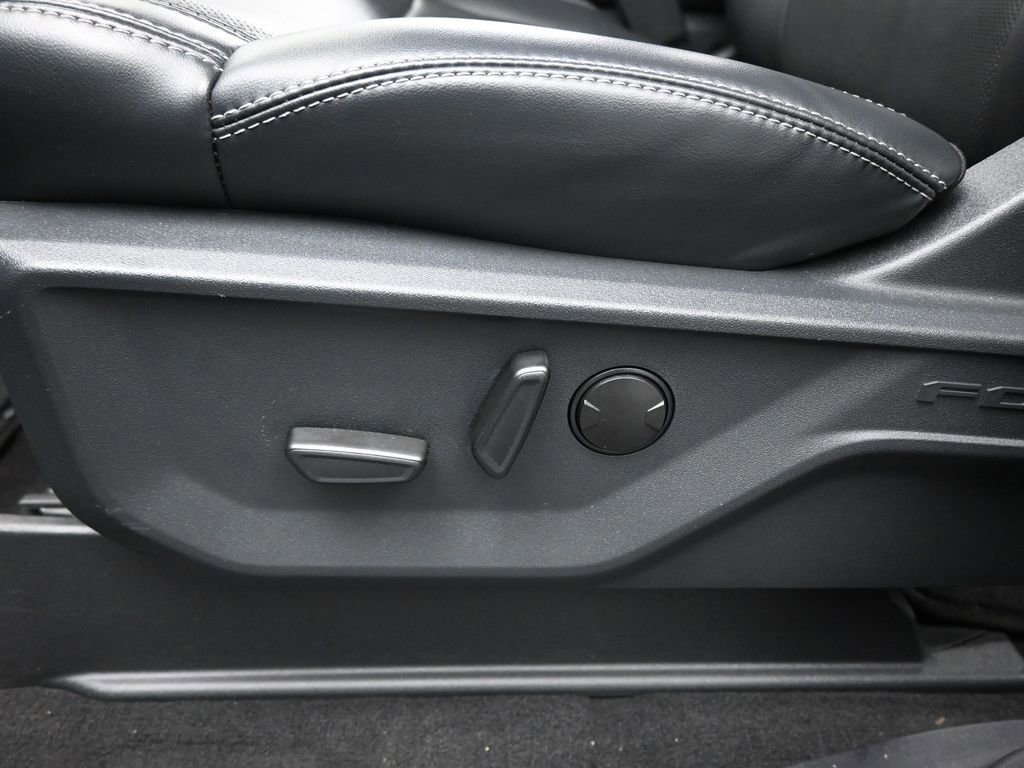 Certified 2025 Ford Expedition Platinum image 11