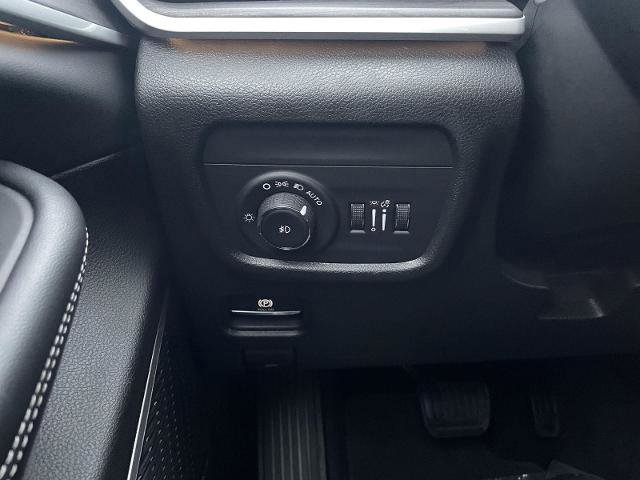 Used 2021 Jeep Grand Cherokee L Limited image 16