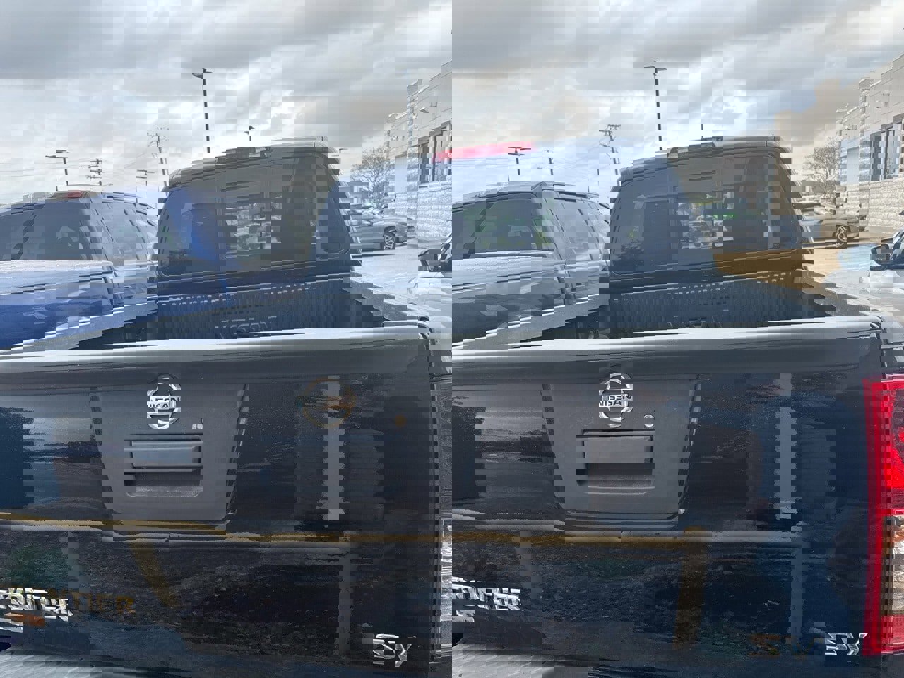 Used 2019 Nissan Frontier SV image 6