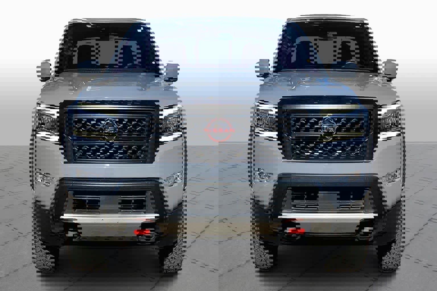 Used 2023 Nissan Frontier Pro-X w/ Tow Package image 3