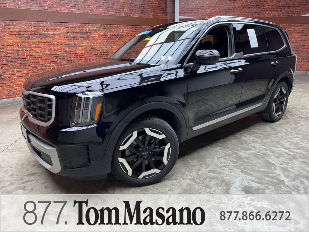 Used 2023 Kia Telluride S AWD/4WD image 1