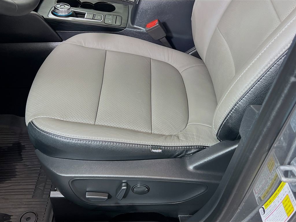 Certified 2022 Ford Escape SE w/ SE Sport Appearance Package AWD/4WD image 25