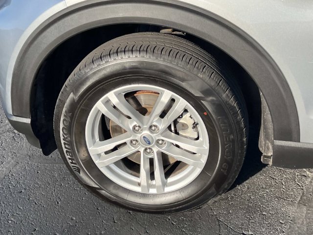 Certified 2020 Ford Explorer XLT w/ Equipment Group 202A AWD/4WD image 9