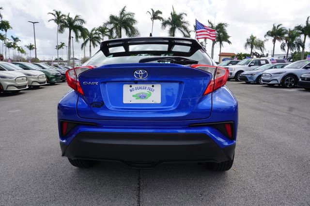 Used 2020 Toyota C-HR XLE image 4