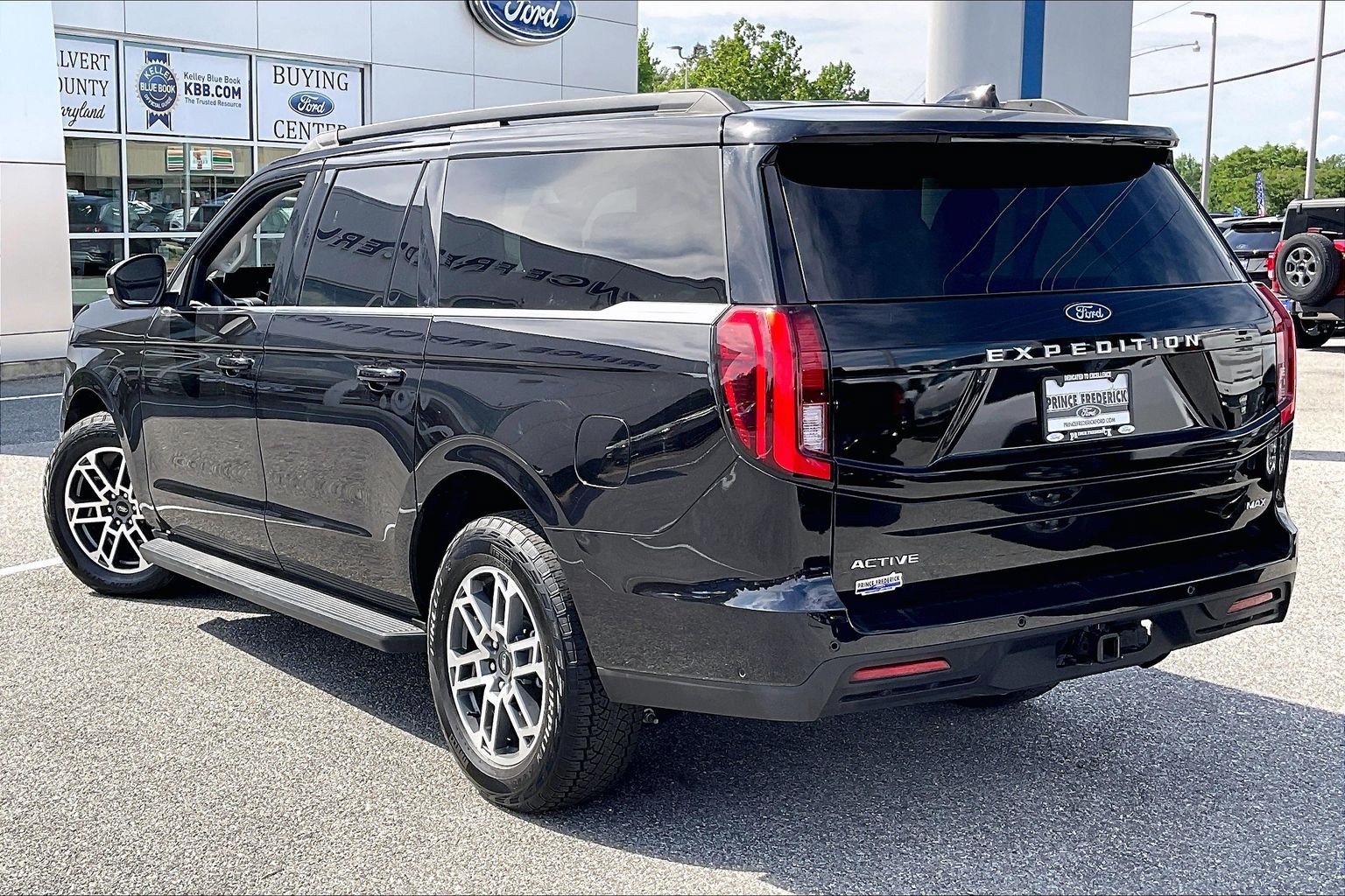 Certified 2025 Ford Expedition Max Active AWD/4WD image 12