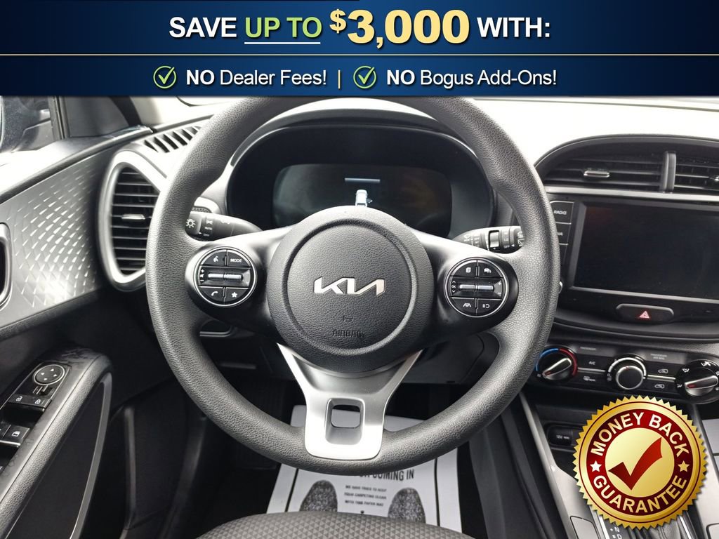 Used 2025 Kia Soul LX w/ LX Technology Package FWD image 18