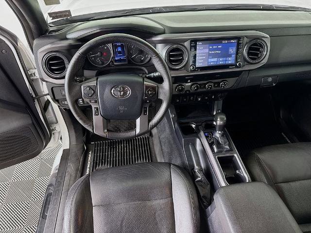 Used 2020 Toyota Tacoma TRD Off-Road w/ Technology Package AWD/4WD image 23