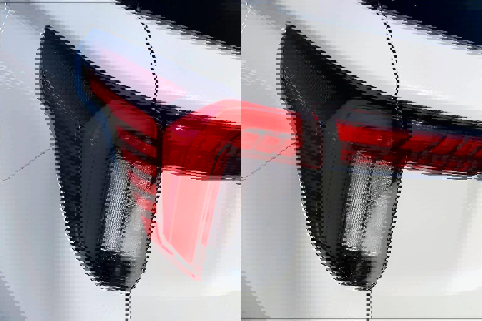 Certified 2025 Ford Explorer Active image 29