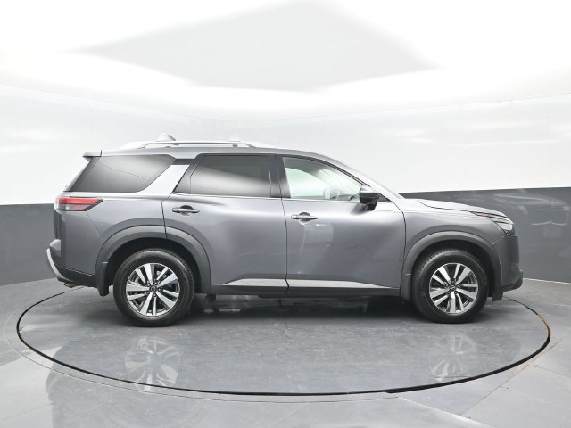 Used 2025 Nissan Pathfinder SL AWD/4WD image 3