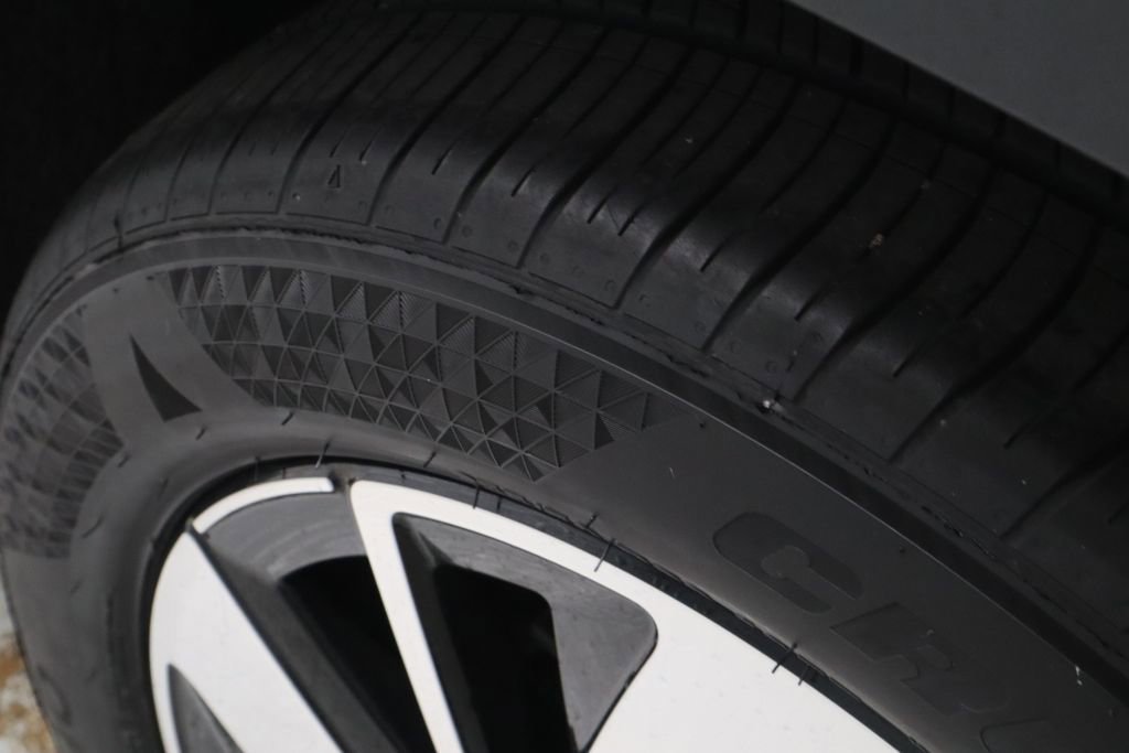 Used 2024 Volkswagen Atlas SEL AWD/4WD image 21