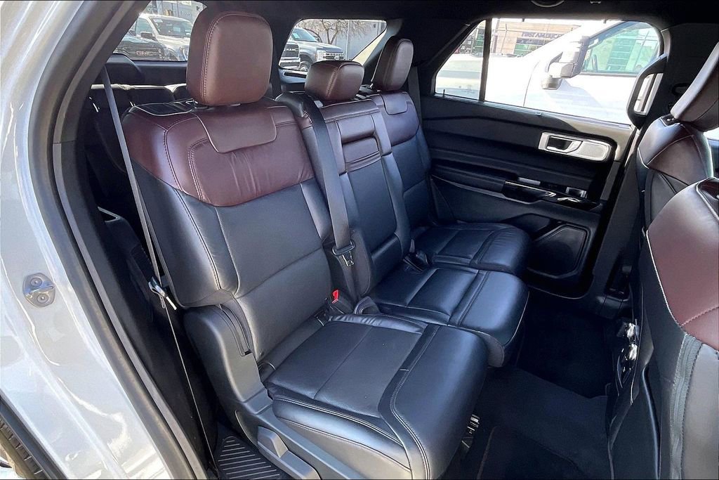 Certified 2023 Ford Explorer Platinum w/ Technology Package image 24