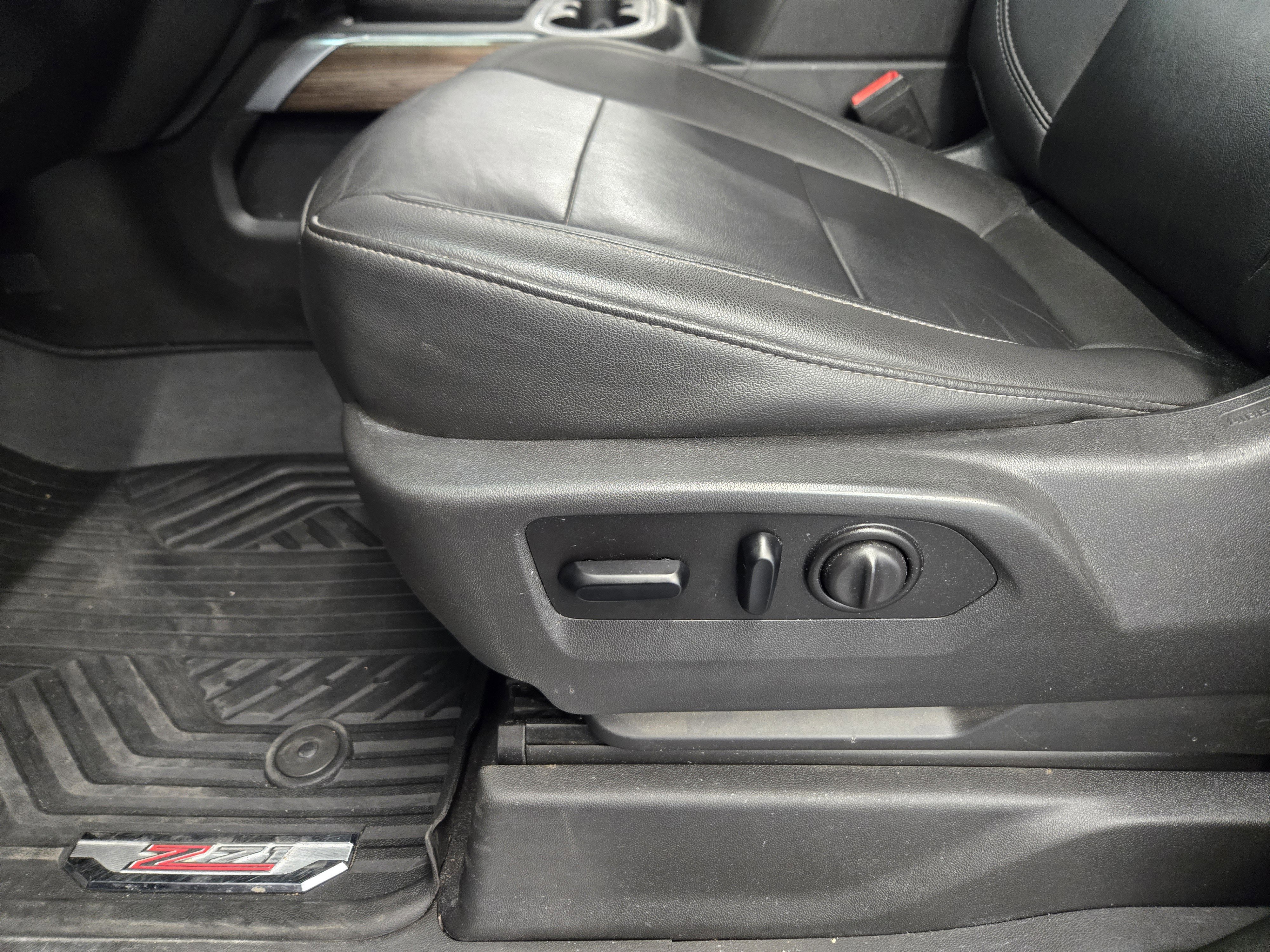 Used 2021 Chevrolet Silverado 1500 LT Trail Boss w/ Convenience Package II image 34