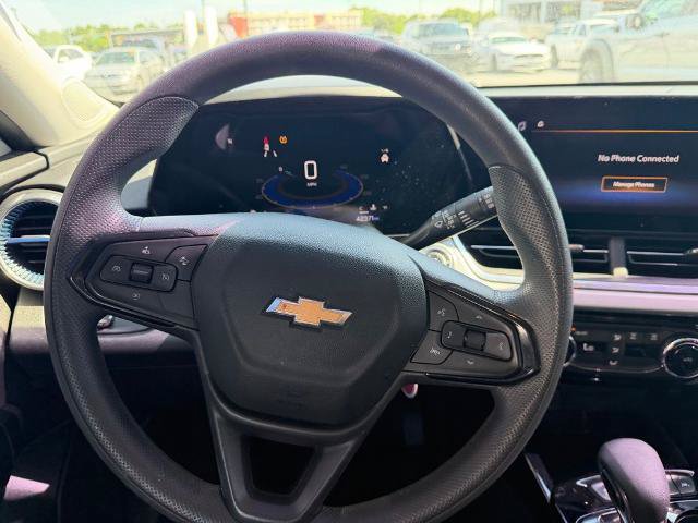 Used 2024 Chevrolet Trax LT FWD image 15