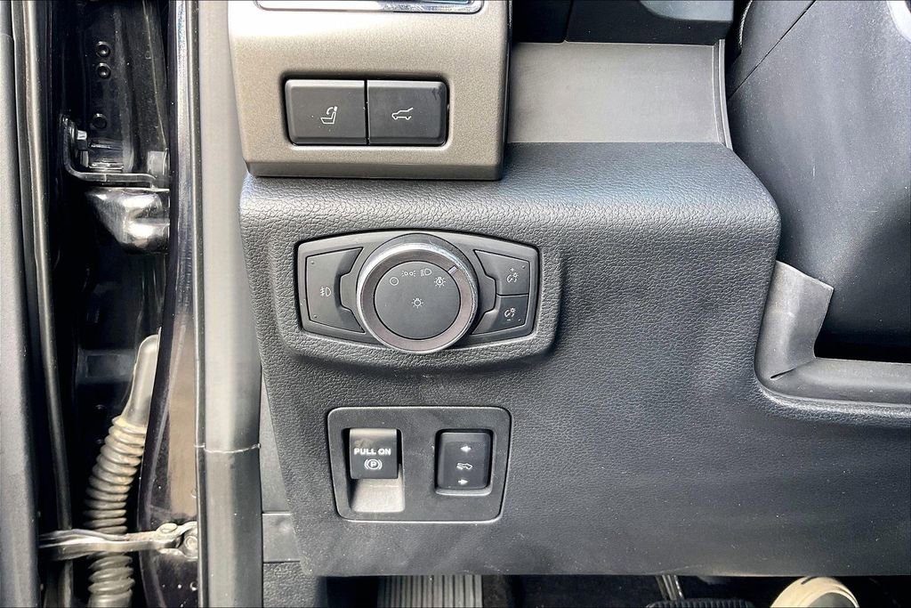 Certified 2019 Ford Expedition XLT w/ Equipment Group 202A image 34