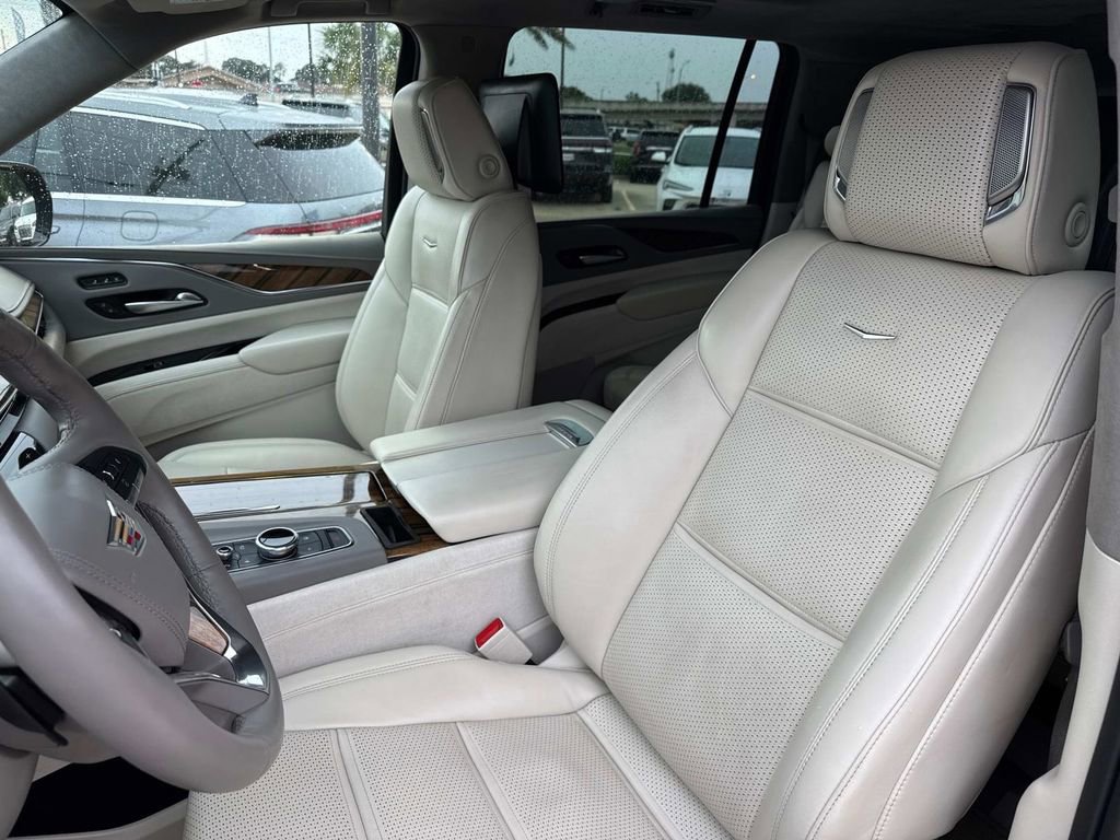 Used 2023 Cadillac Escalade ESV Sport Platinum image 18