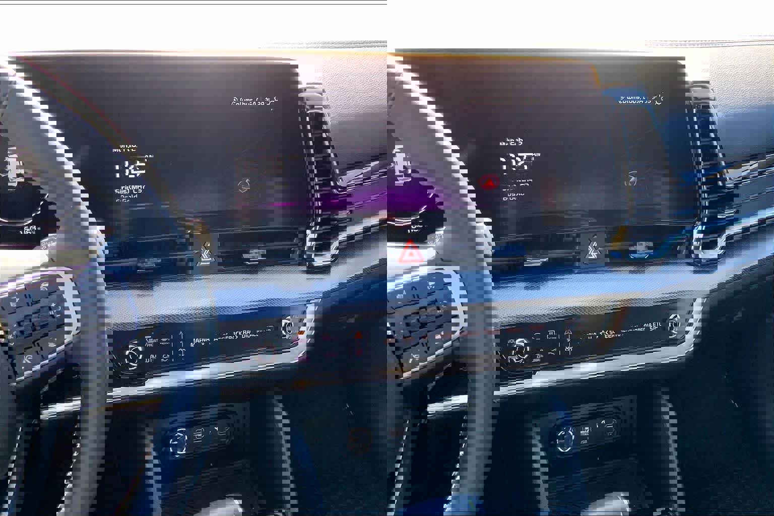 Used 2024 Kia Sportage SX image 9