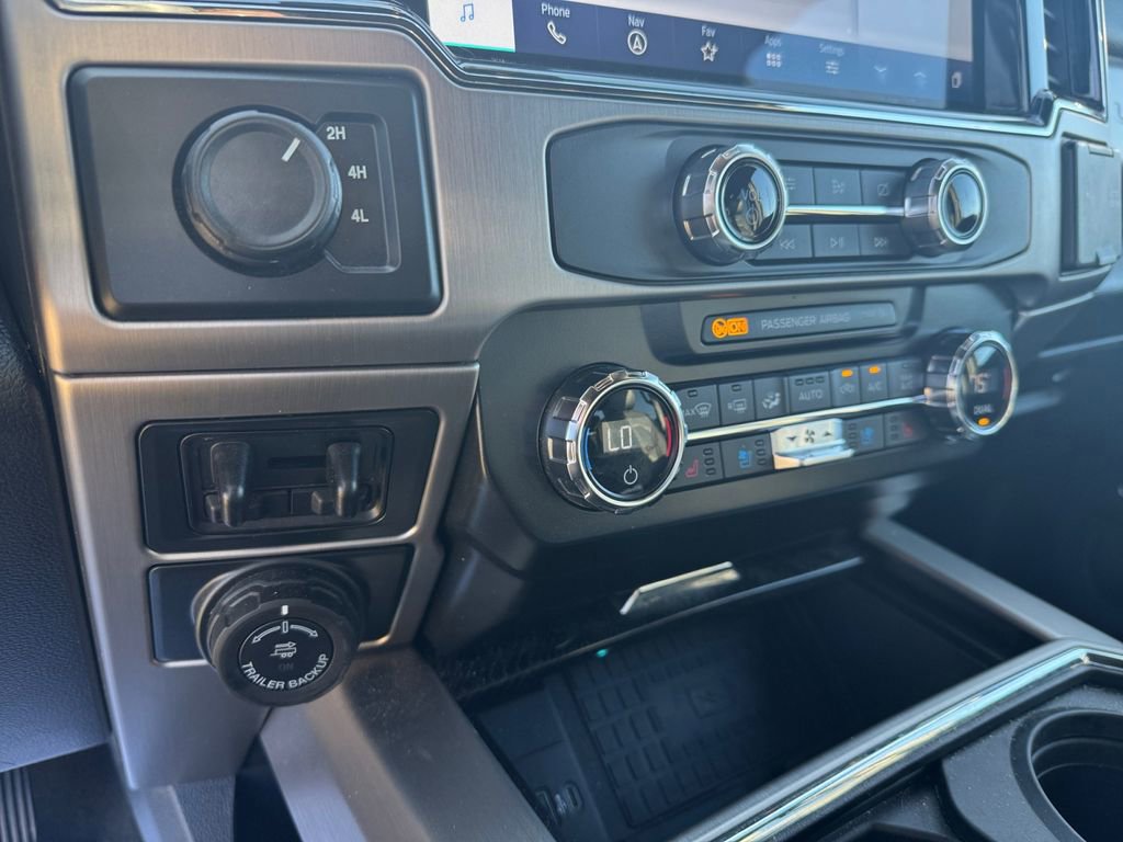 Certified 2022 Ford F450 Platinum w/ FX4 Off-Road Package image 33